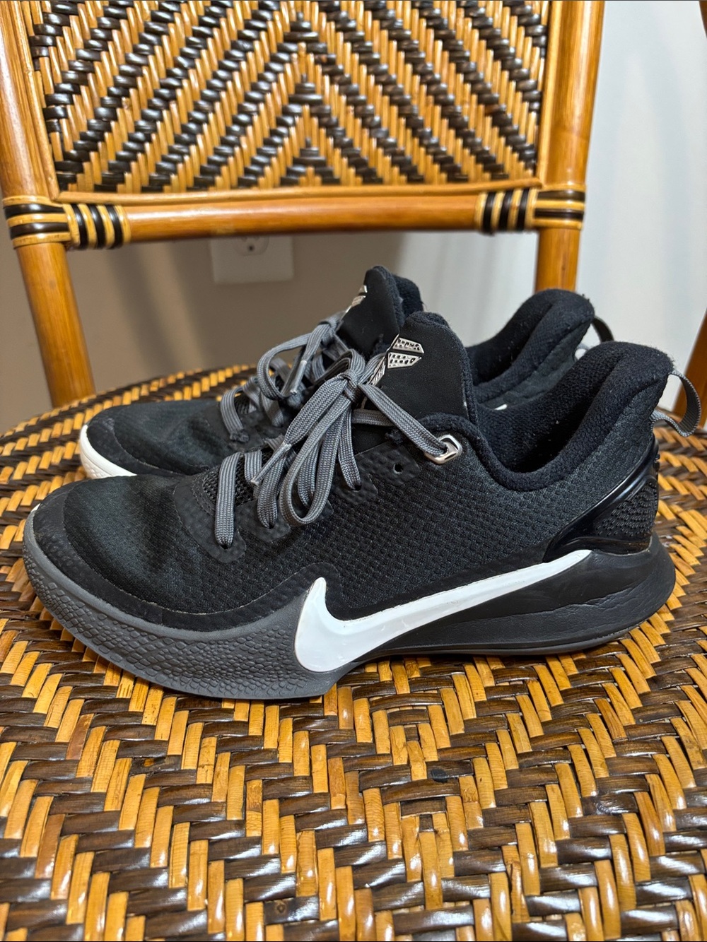 Nike Mamba Focus TB Black White Dark Grey Men’s 5.5